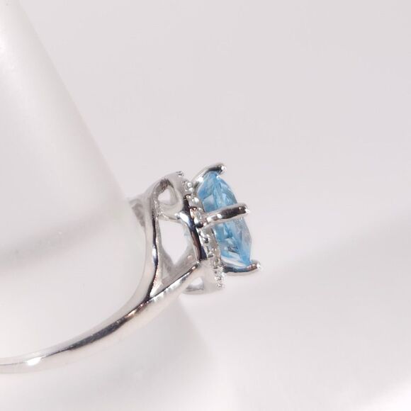 Sky Blue Topaz 2 Carats Ring Size 8 - Picture 5 of 11